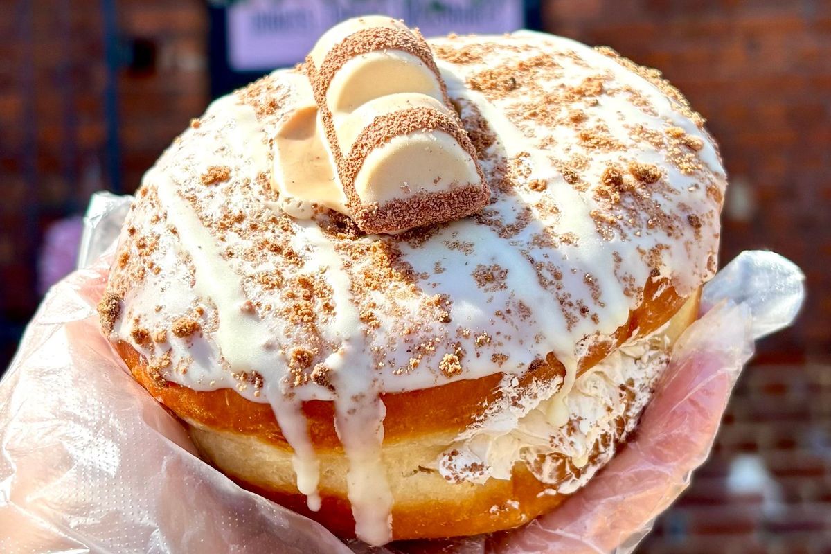 DONUT | Bueno Filled (Vegetarian, Contains Nuts)