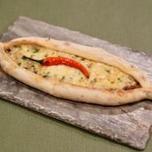 Spicy Light cheese & beef pide