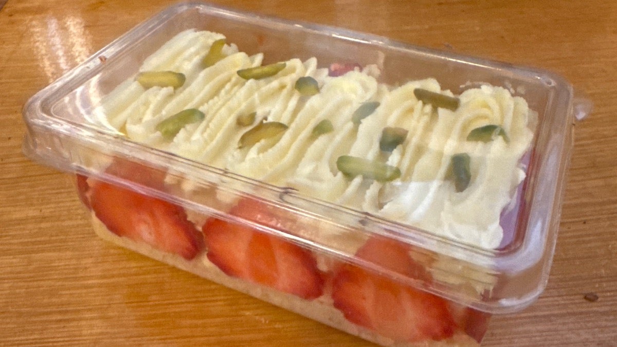 Strawberry cake