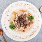 Hummus fatte with meat 