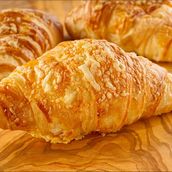 CHEESE CROISSANT