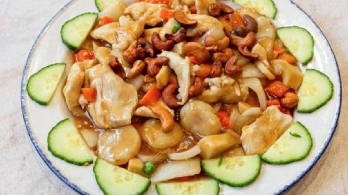 Chicken with Cashew Nuts