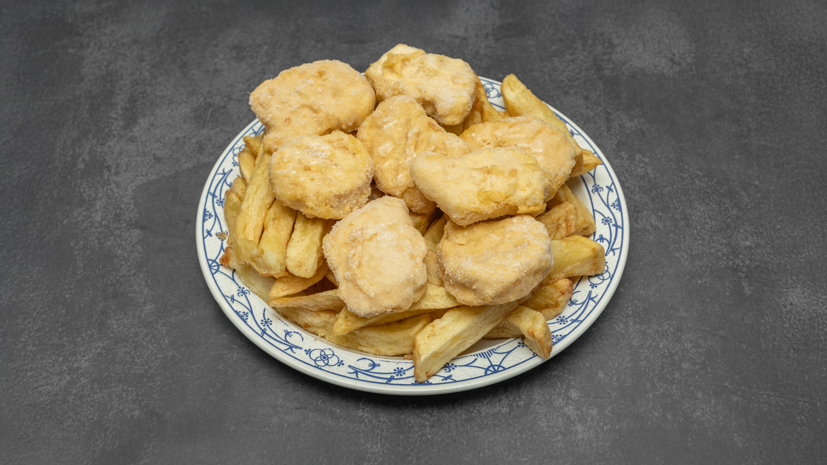 Chicken Nuggets 8 Pieces and Chips