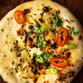 chili cheese naan
