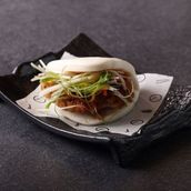 Bang Bang Cauliflower Bao  باو بانج بانج القرنبيط 