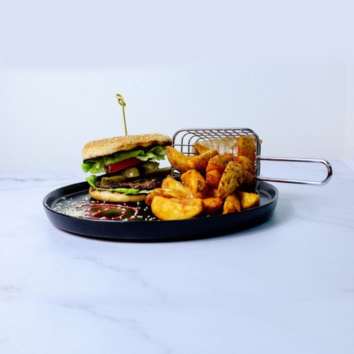 Burger de vita si cartofi prajiti