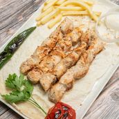 Grilled Chicken Tikka with yogurt And Bread