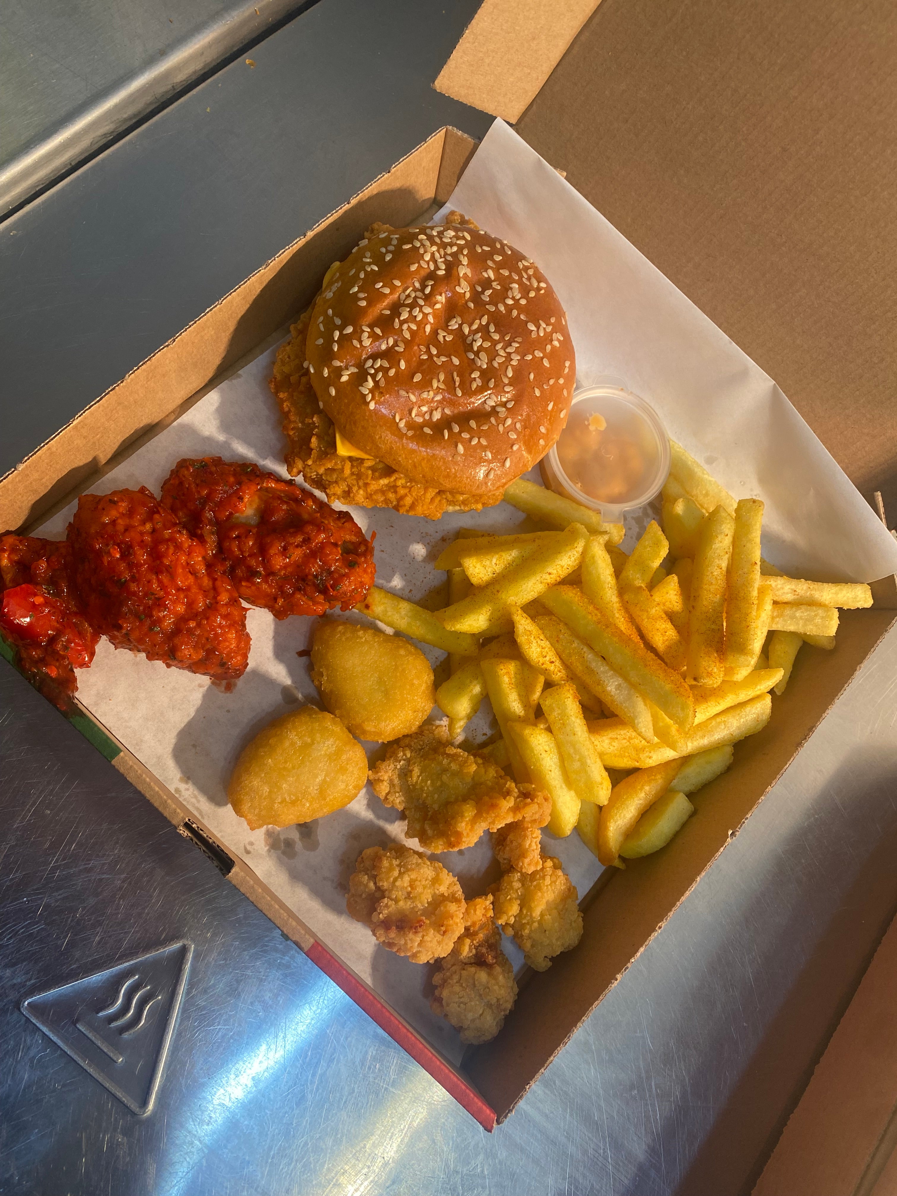 Hustle Solo Box For 1