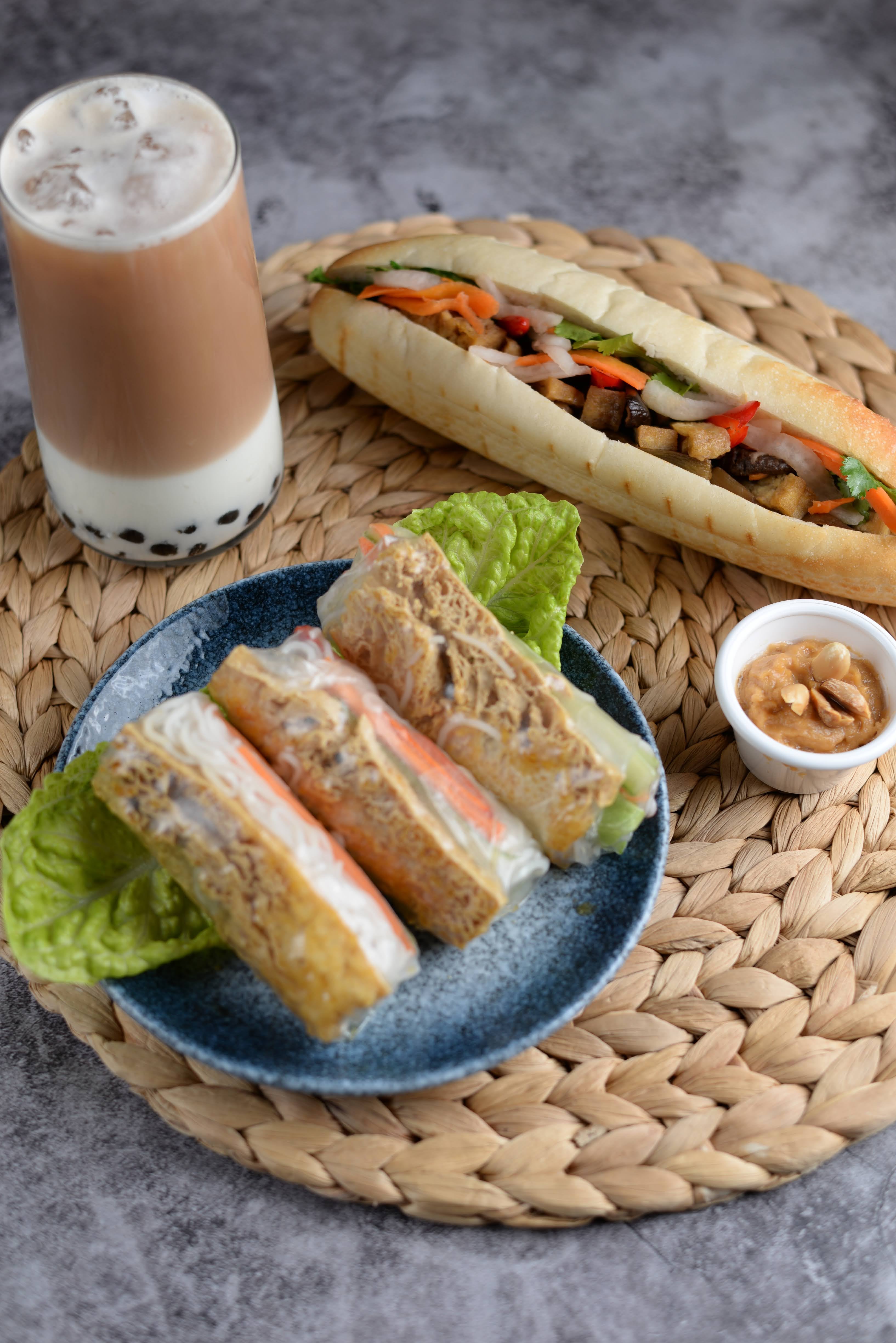 Party: 2 Vietnamese Baguettes, 1 Side Dish and 2 Drinks