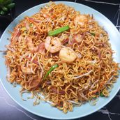 A03 Fried Noodles （Chow Mein ) With Seafood 海鲜炒面