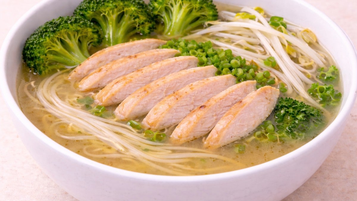 雞湯麵 Soup Noodle with Chicken
