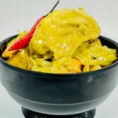Light chicken curry and rice