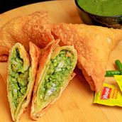 Prawns Hara Masala Samosa