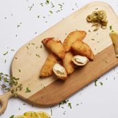 Cheese sambousek x6