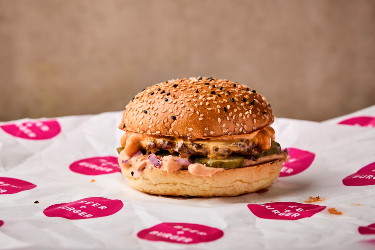 SINGLE CHEESEBURGER