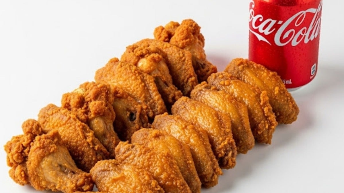 20pcs Hot Wings and 1 Can of drink