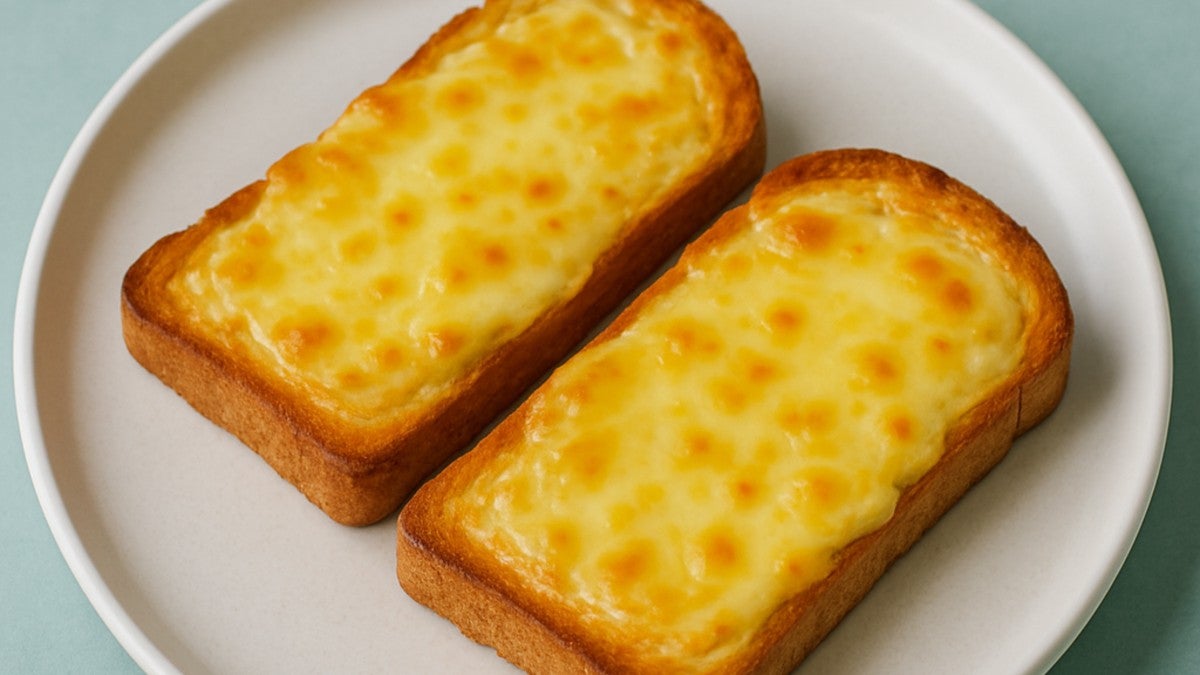 Melted cheese on 2 toast