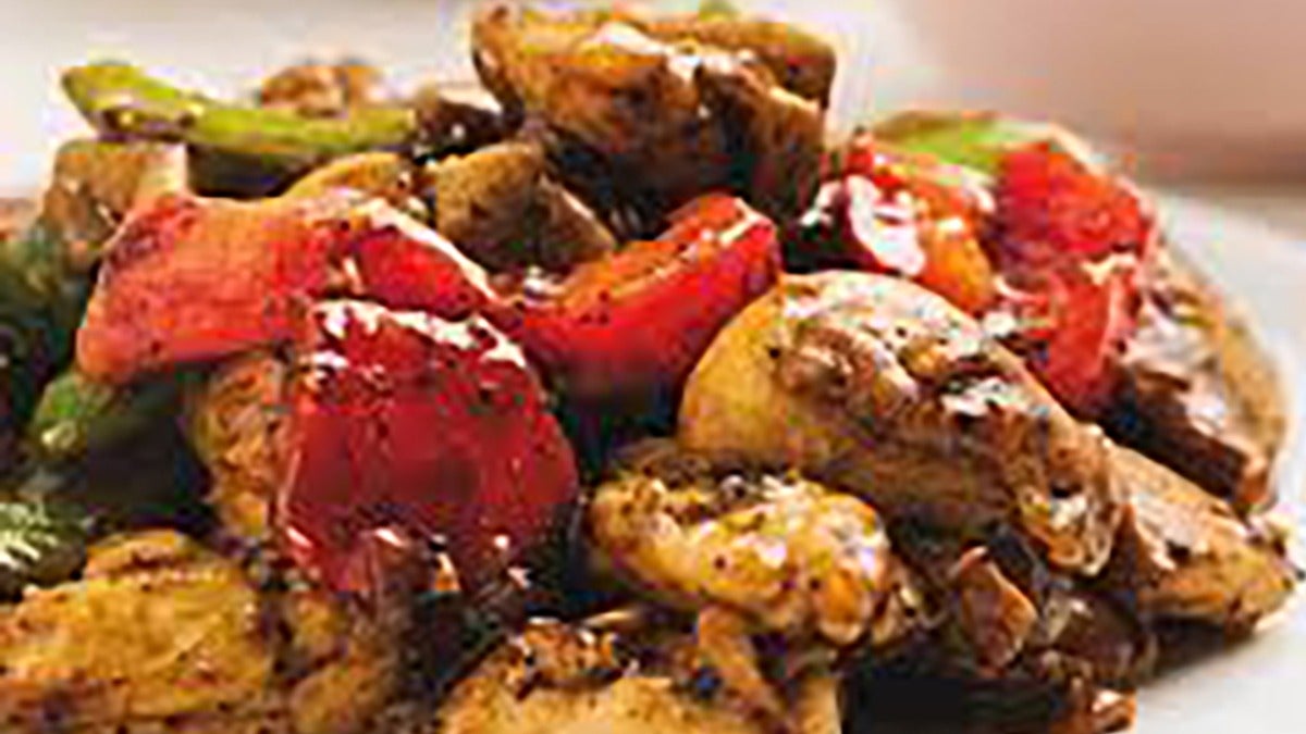 Chicken with Black Pepper Sauce 黑椒鸡肉