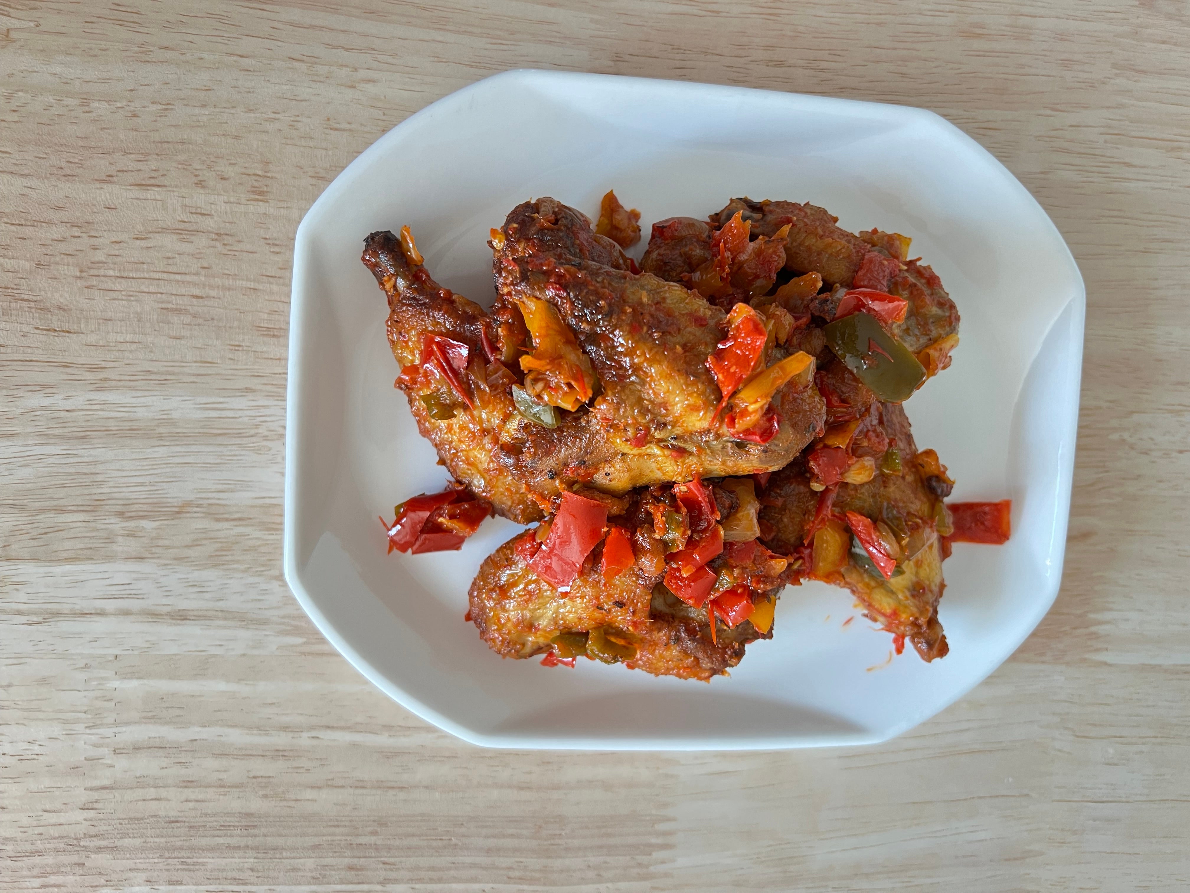 Grilled and Stewed Chicken Wings