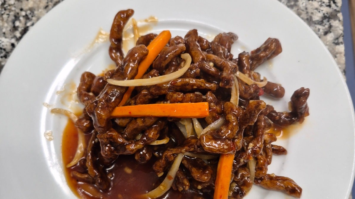 Deep-Fried Shredded Crispy Beef in Chilli Sauce