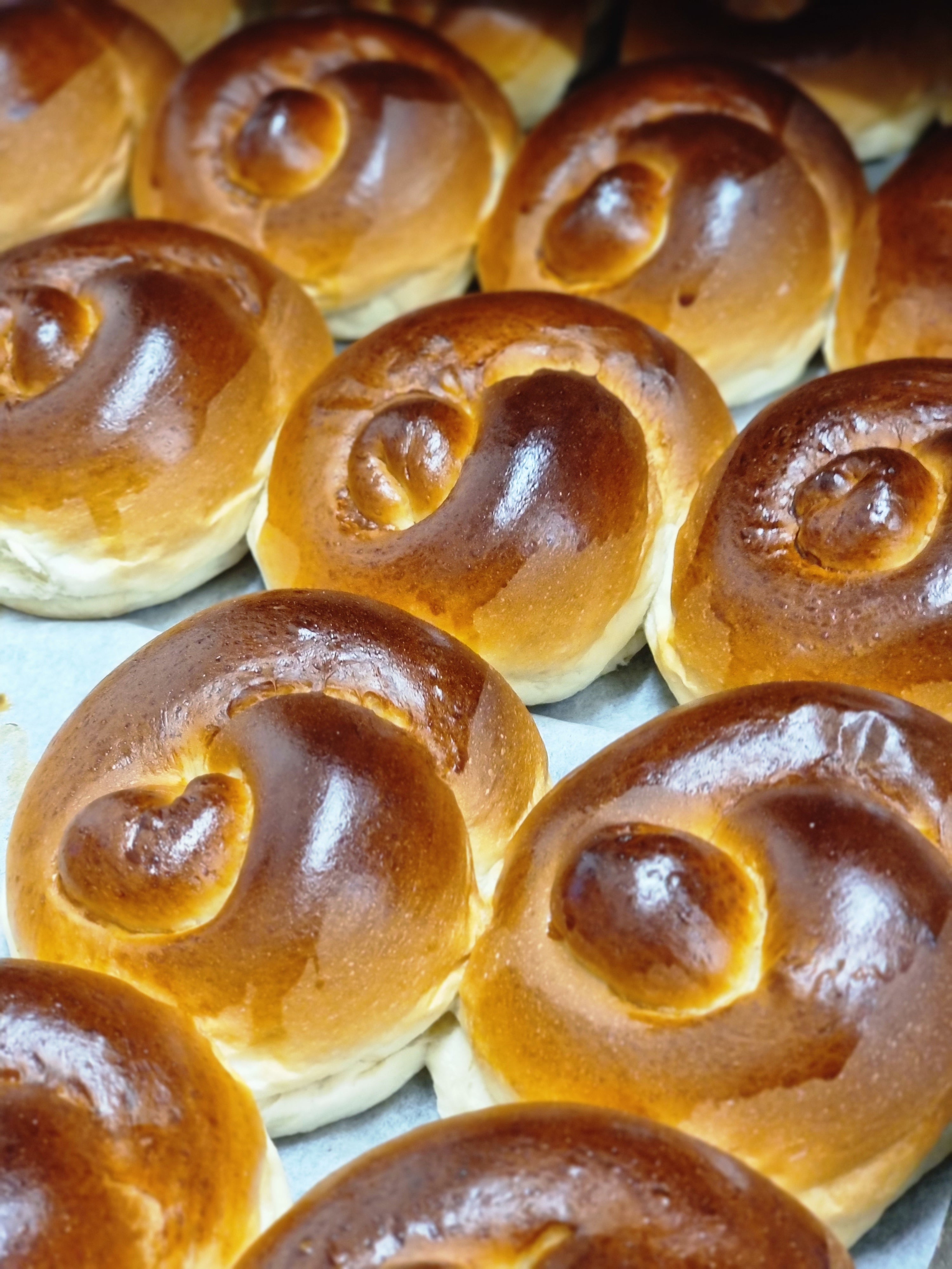 6 Challah Rolls