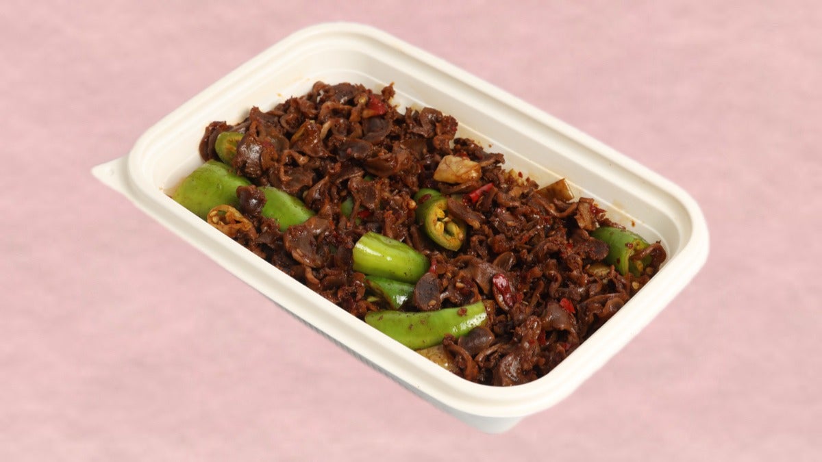 泡椒辣炒鸡胗 Stir-fried chicken gizzards with pickled peppers