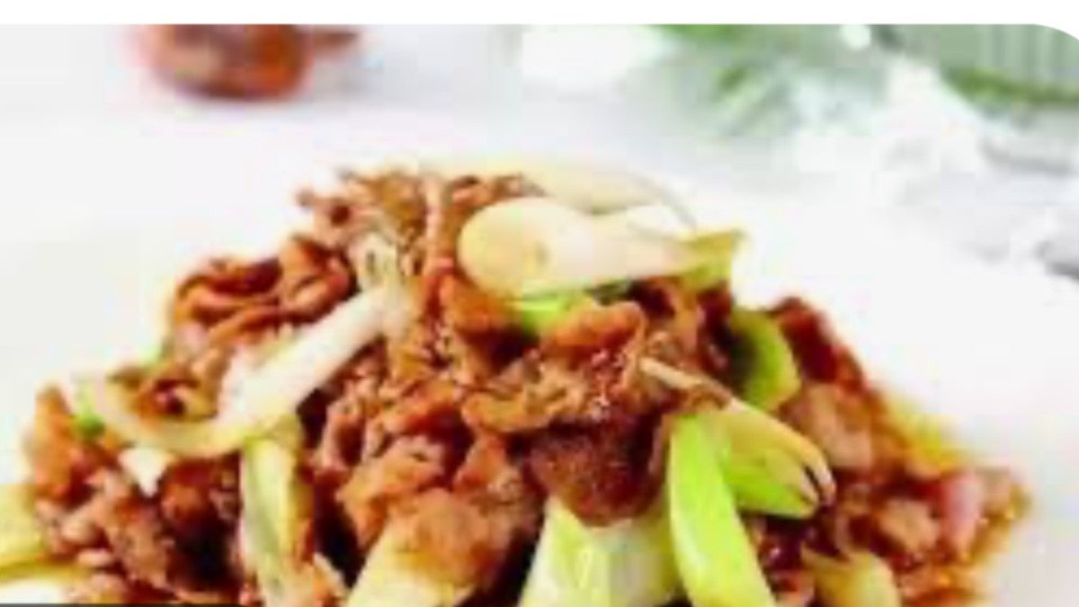 21 Sauteed Lamb Slices & Spring Onion 炒葱爆羊