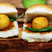 CRISPY VADA PAV