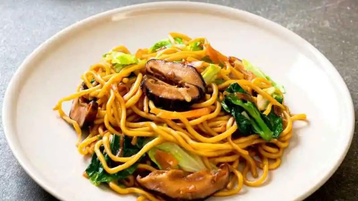 B9 Vegetable Chow Mein