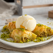 Söbiyet With Pistachio 3 Pieces
