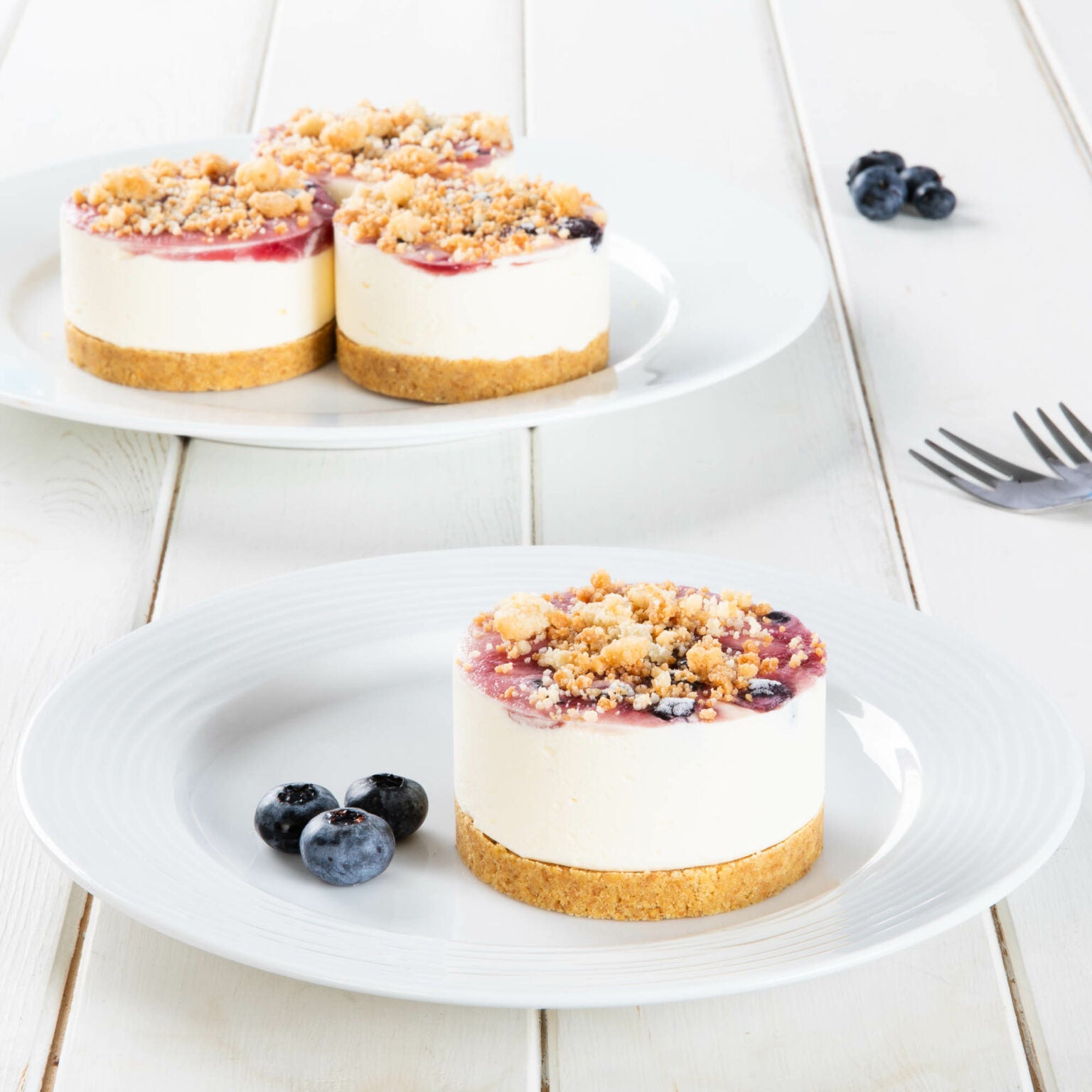 Blueberry Crumble Cheesecake