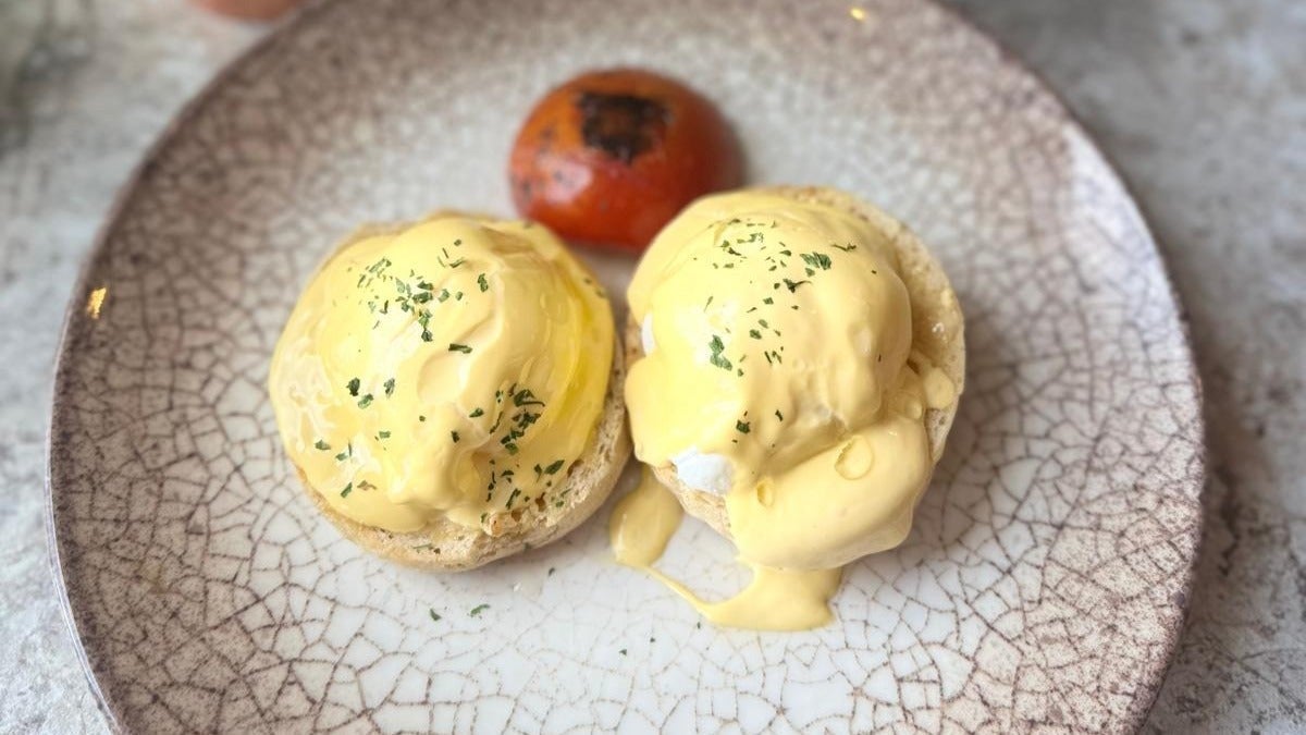 Eggs Benedict (v)