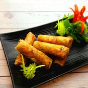 Traditional Vietnamese Fried Spring Rolls - 5Pcs
