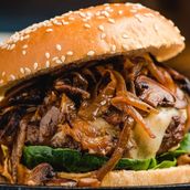 SIGNATURE STEAK BURGER 
