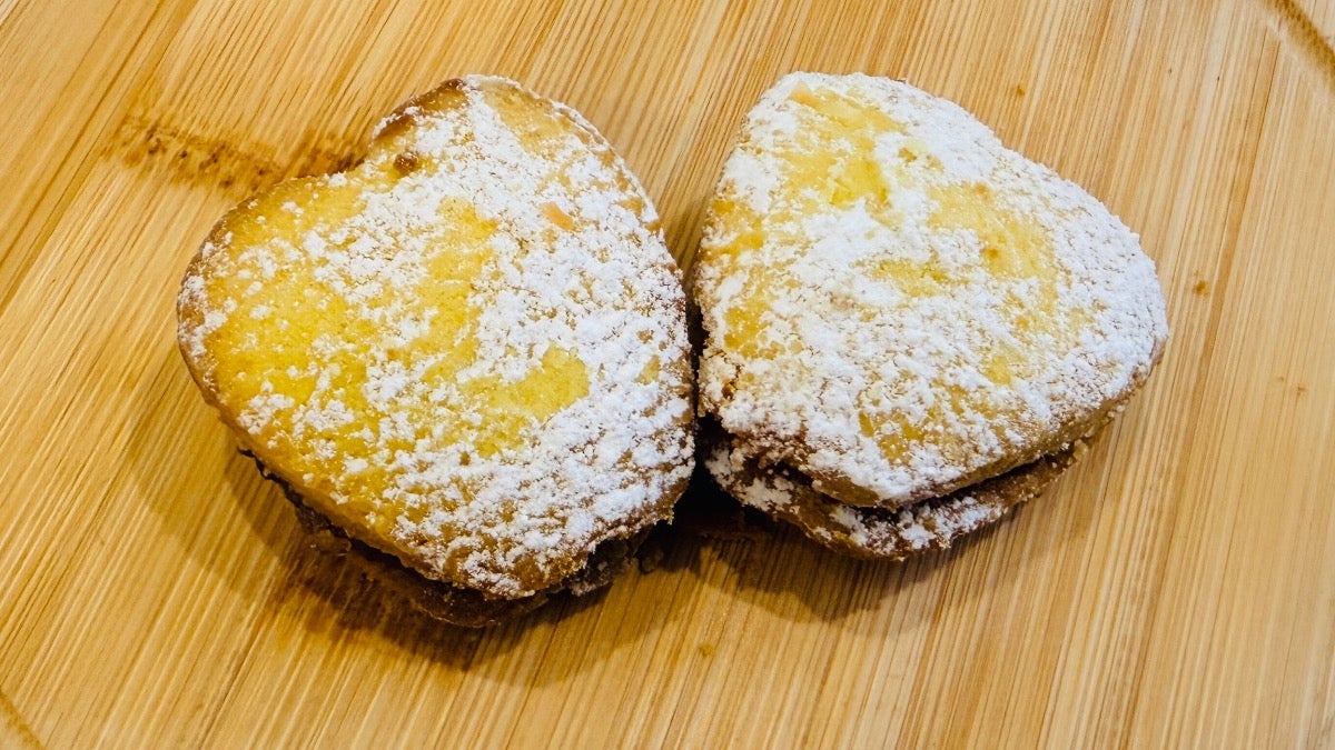 Apple & cinnamon filled heart biscuits