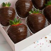 6 Pieces Dark Chocolate Dipped Strawberries