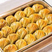 Midye Pistachio (oyster) Baklava