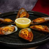 Spicy Thai Mussels