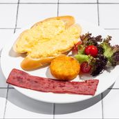 Scramble Eggs With Beef Bacon