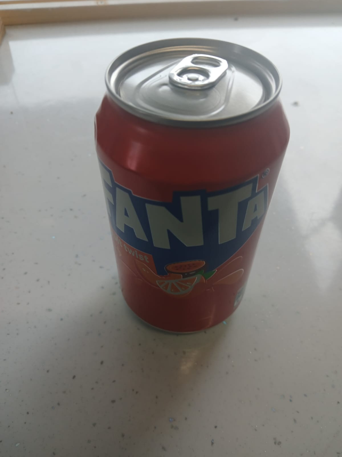 Fanta Fruit Twist