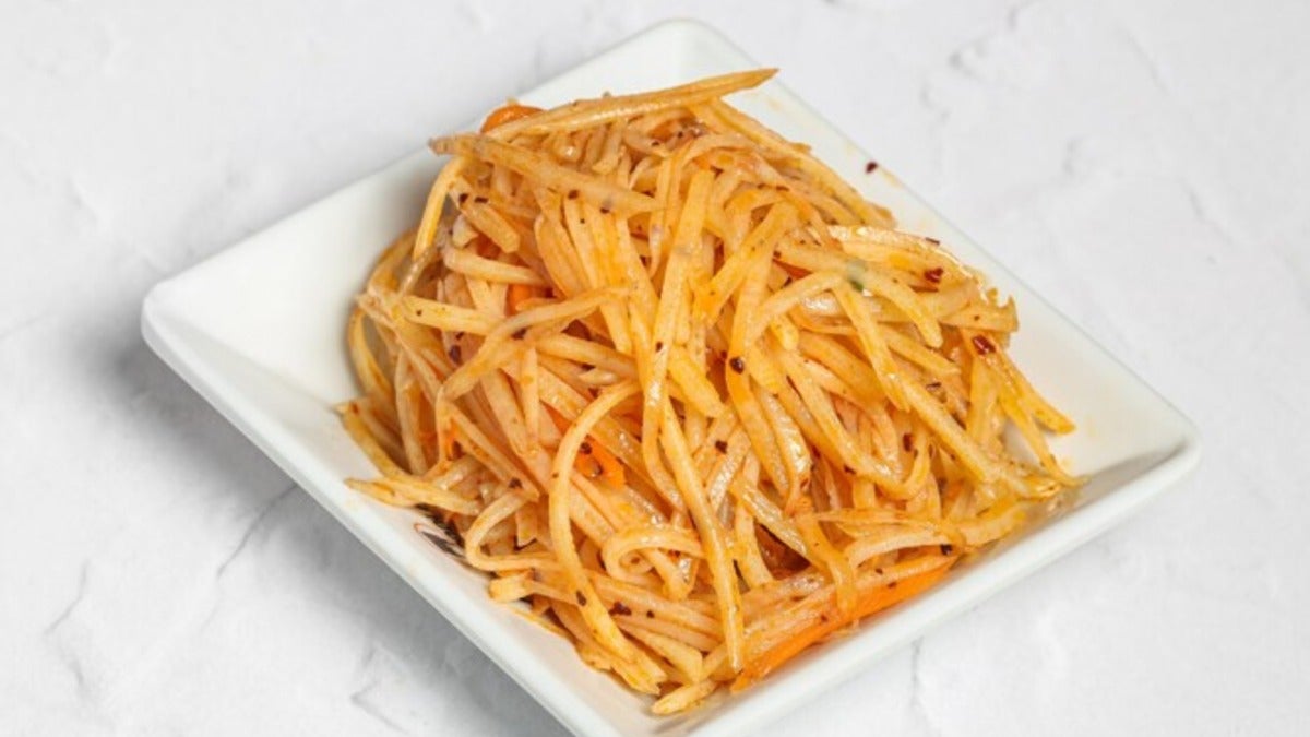 Sour and Spicy Shredded Potatoes 酸辣土豆丝
