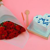 Heart Mini Cake 1 with Bouquet