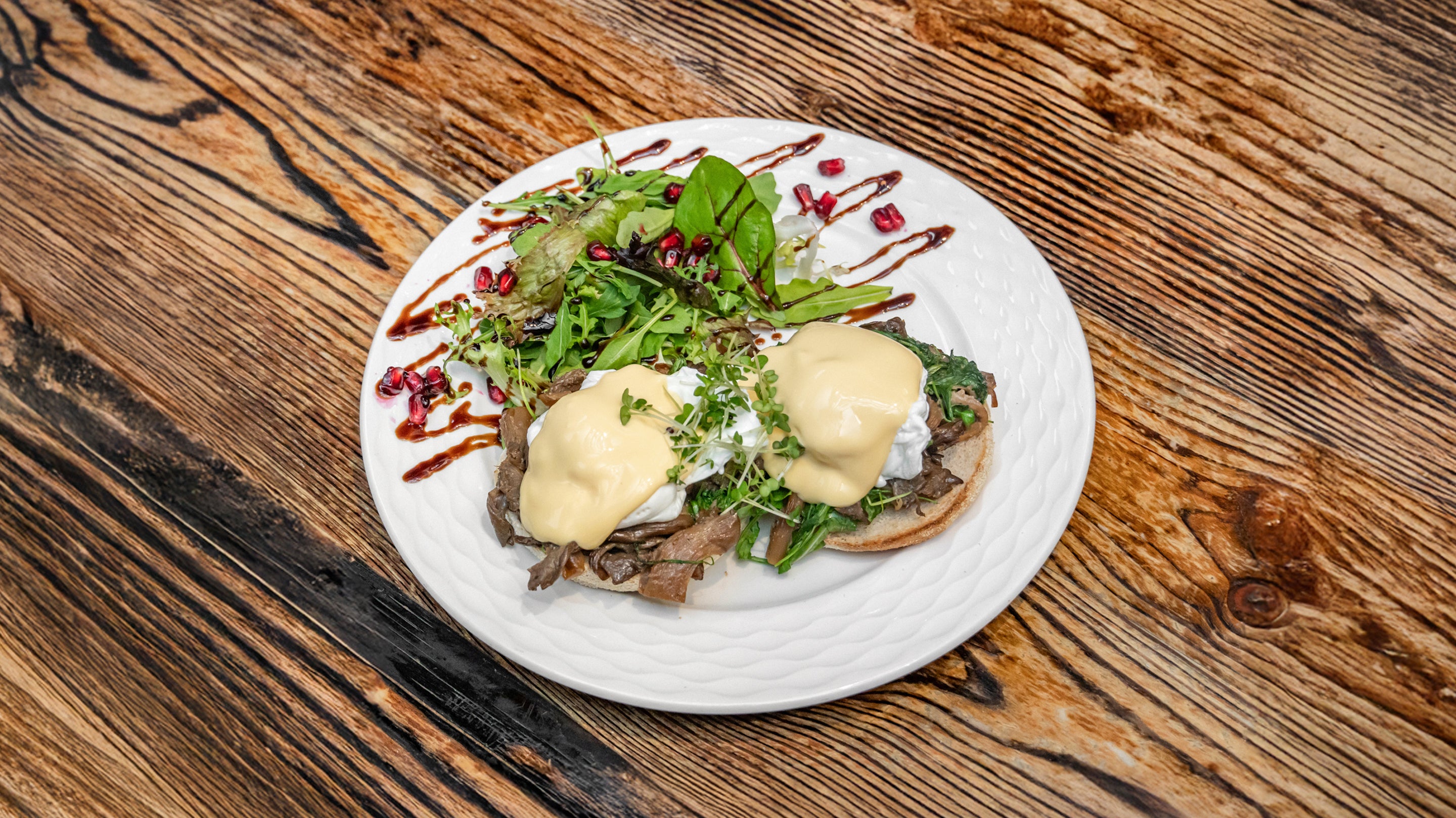 Mushroom eggs benedict