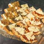 Cheesy Manakish Craving Combo