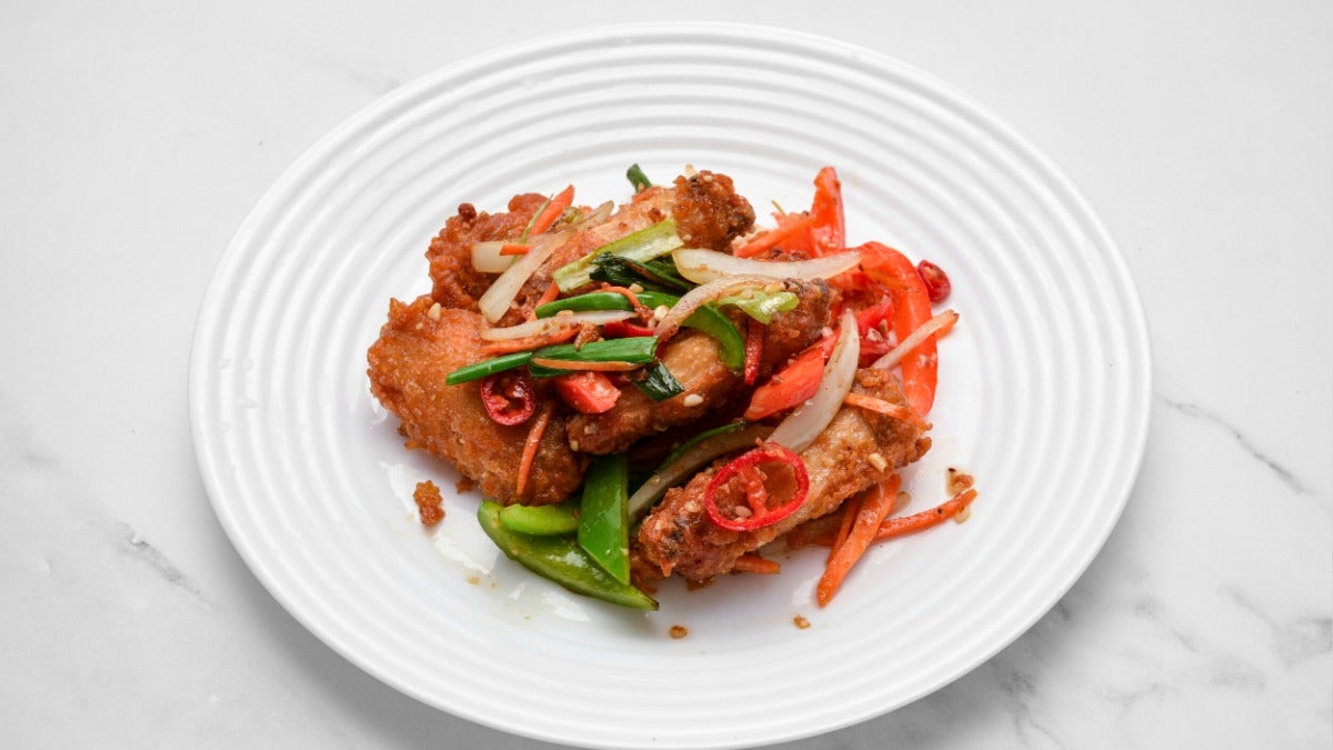 007 CHICKEN WINGS IN PEPPERCORN SALT