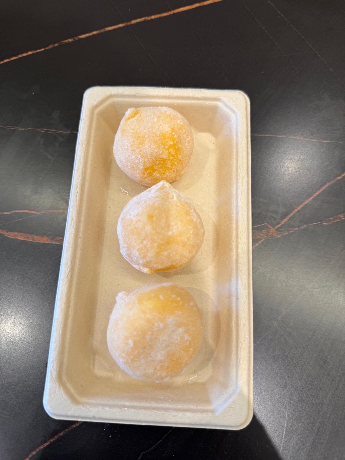 3 Pics Mango Mochi