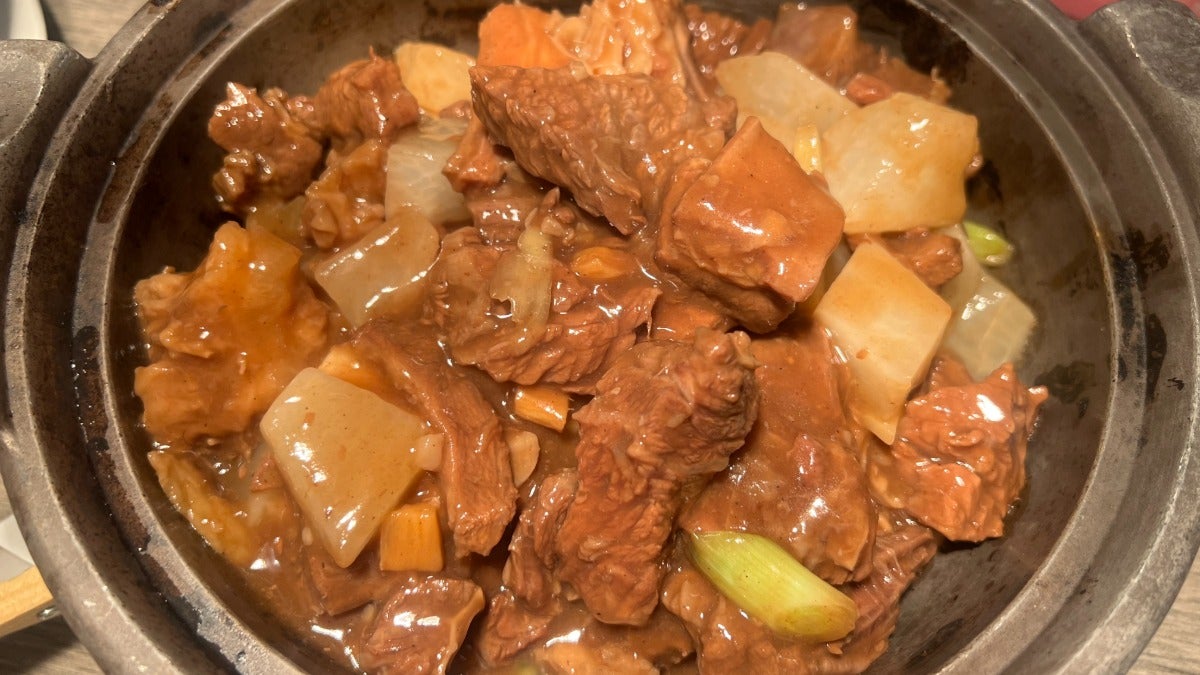 Beef brisket with mooli casserole