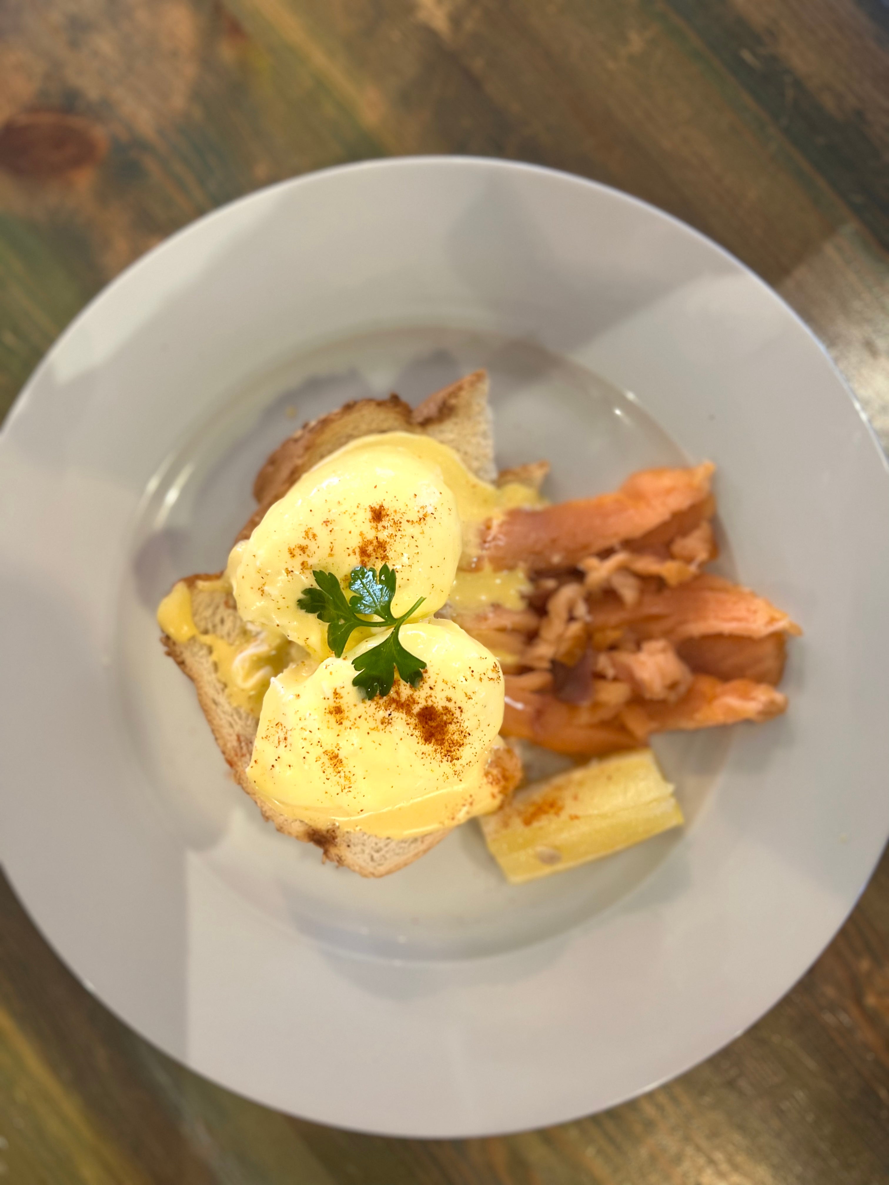 Egg Benedict with smoked salmon