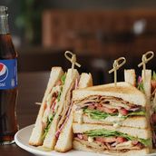 Shawarma sandwich Club & Pepsi (250 ml) Combo