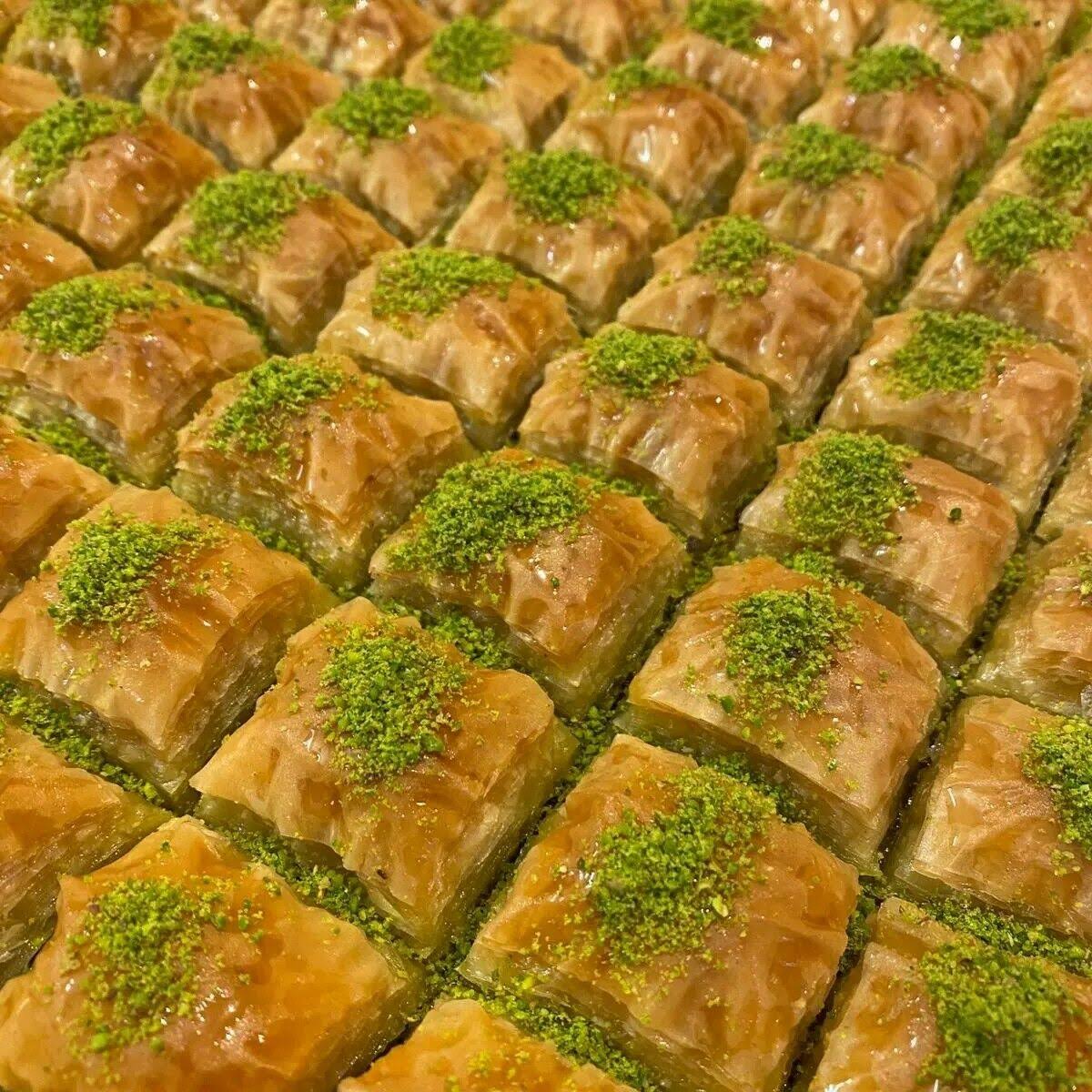 Pistachio Baklava (4 pieces)